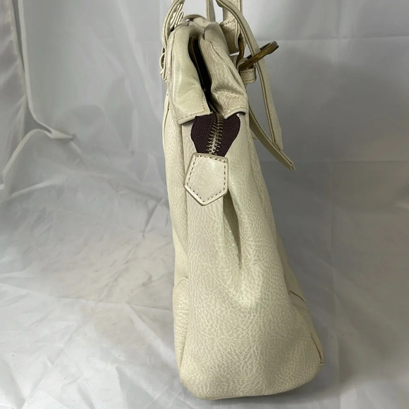 MATT & NAT Shoulder Bucket Bag Cream Phone Pocket Zip Vegan Grain Leather *As Is - Picture 3 of 15